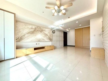 亞灣經貿核心~兵工廠翻轉在即~高樓層三房+車位｜高雄市前鎮區鄭和南路