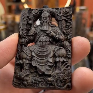 🙏🏻結緣小物🙏🏻關公木鵰 關公擺飾 守財沉香鏤空雙面鵰刻關羽精品方牌吊墜精鵰關公牌子