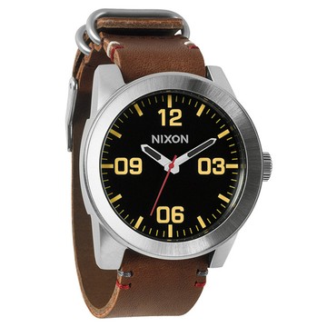 NIXON The CORPORAL 回歸夢想時尚運動腕錶(咖啡黃)