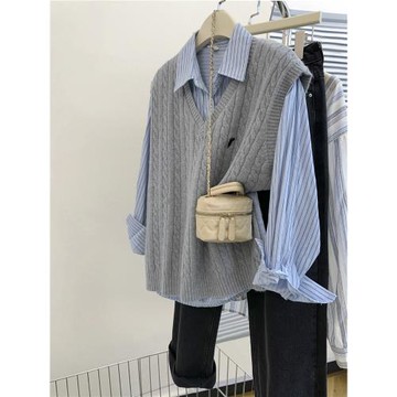 灰色v領針織馬甲女秋季無袖疊穿背心兩件套襯衫外穿2025新款秋冬