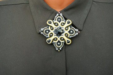 黑色胸針、串珠胸針、編織刺繡飾品
