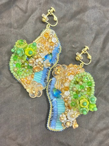 【鮮花盛開的島嶼】手作珠繡耳飾