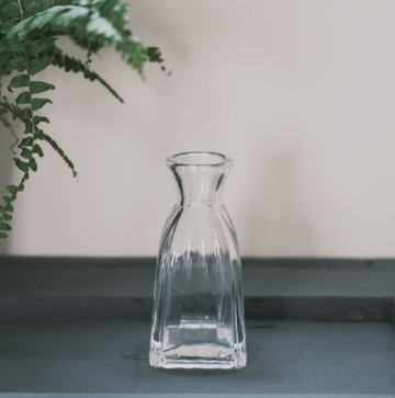 空氣選物 復古浮雕玻璃花瓶j 1個  11 x 5.3 x 5.3cm  透明色