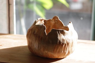 純手捏陶瓷花朵造型花器/花瓶