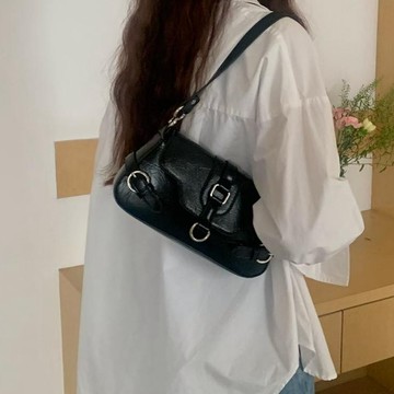 現貨B/辣妹機能風暗黑腋下包/黑色單肩包/銀色機車包/腋下包/個性手提包/陷阱妹/多口袋腋下包/辣妹包/白色包包