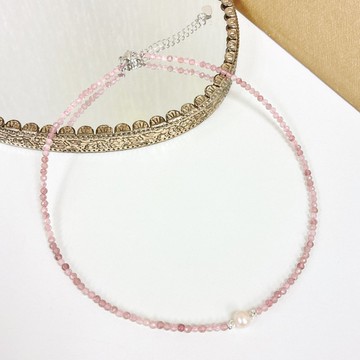 Edith & Jaz • 草莓晶配淡水珍珠細頸鏈