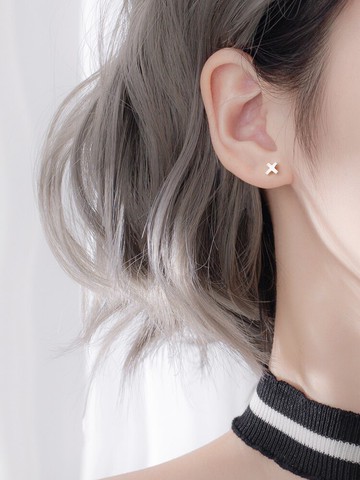 十字架耳釘女純銀小簡約養耳洞耳釘簡約女小巧銀耳釘防過敏耳飾女1入