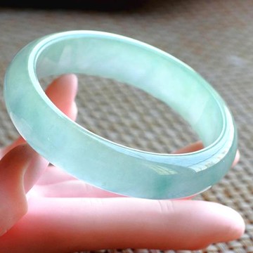緬甸冰種翡翠手鐲圓條飄綠玉鐲子玻璃種正圈玉冰種單色玉手鐲女款