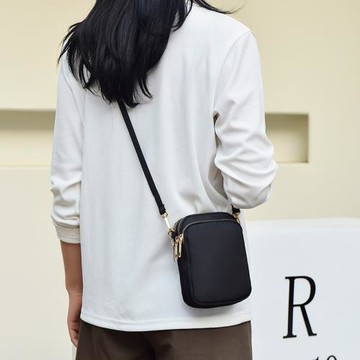 手機包女斜挎2025新款輕便三層迷你小包包放手機布袋夏豎款零錢包