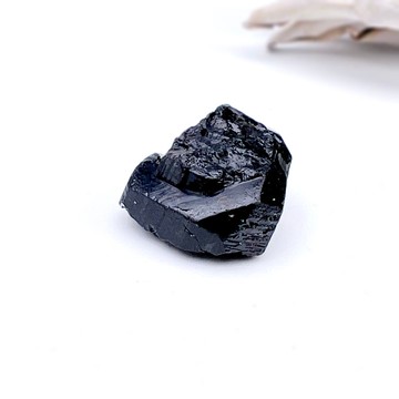 歸影。原礦 療癒 避邪 淨化 l 黑碧璽原石 共生礦 l