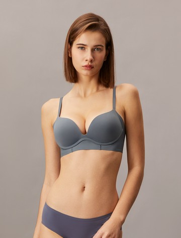 Calvin Klein Invisibles 托高深 V 胸罩
