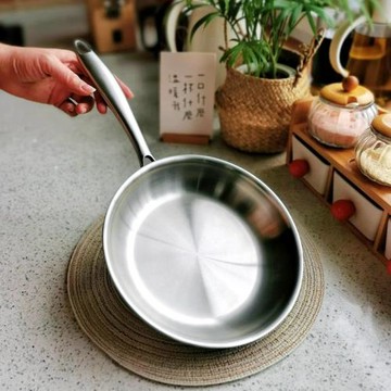 304不銹鋼無涂層不沾鍋煎鍋平底鍋牛排煎蛋煎餃子電磁爐通用20cm