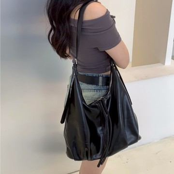 Velpro 現貨｜極簡風個性軟皮復古腋下包 單肩包 斜背包 側背包 托特包 配件 女包