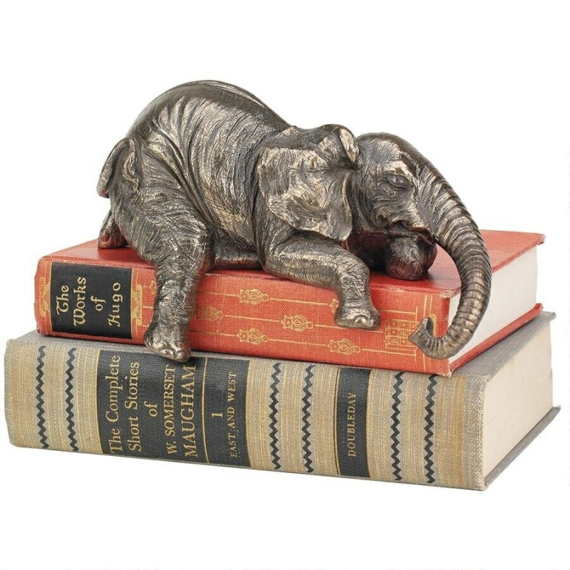 アーネストという名前の、座ってくつろぐ象（ゾウ）彫像 彫刻/ 書斎