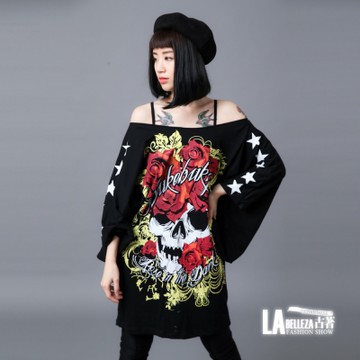 古著 紅色大玫瑰骷顱頭飛袖星星蝙蝠袖長版大T-La Belleza