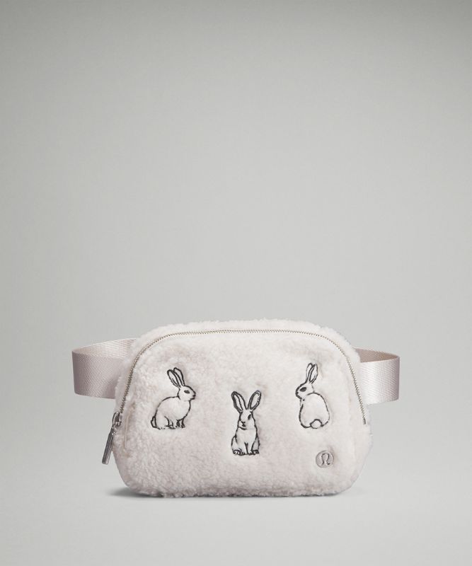 Lululemon New Year Everywhere Belt Bag 1L Fleece, Rabbit Plush Embroidery Everywhere Belt Bag White Opal Graphite Grey Size One Size