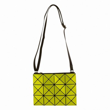 ISSEY MIYAKE  BAOBAO 幾何大方格3x4斜背扁包(亮黃綠)