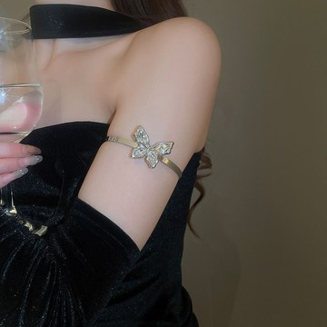 免運🔮超閃鑲蝴蝶開口個性手鐲臂環時尚輕奢氣質手環高級感百搭手飾女简约 百搭 招財 開運 手鍊 手環 手鐲 手饰 饰品