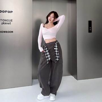 【簡約姐感】DOMISS扭結 長袖上衣 -2色 長袖T恤 辣感 純欲 百搭 (現貨)