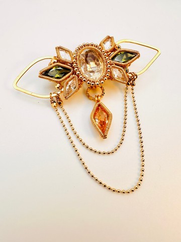 碧雲舞-石英石 鋯石 金色銅線編織 古典氣質胸針