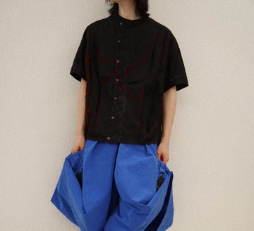 【暗紋門襟】古典中性復古風/手工流線可剪掉/壓褶襯衫