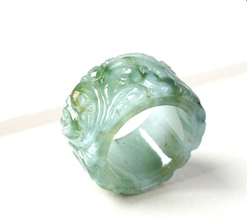 飄綠花翡翠雕花戒指戒圈 | 國際12圍 | 天然緬甸玉翡翠A貨 | 送禮