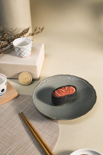 鮭魚軍艦 Salmon gunkan 純手作 吊飾 家飾 貓咪兒童玩具 日料