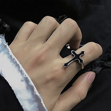 韓系 黑十字架 戒指 開口可調整 台灣現貨 尾戒飾品 戒指女 金戒指 情侶戒指 閨蜜戒指 手飾 食指戒 F716