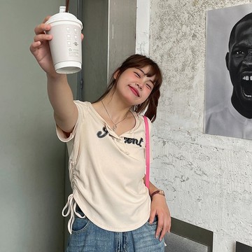 💕甜心大尺碼💕M-4XL 大尺碼短袖胖mm夏季短款上衣T恤女設計感短款正肩別致上衣辣妹ins