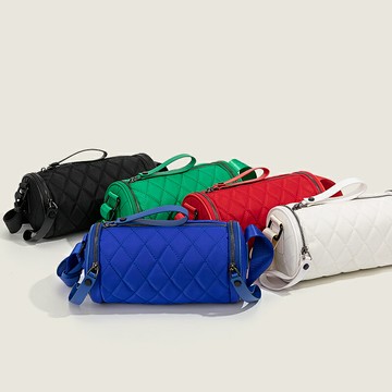 斜背包 水桶包 側背包 菱格圓筒包女斜背2023新款洋氣百搭水桶休閒包棋盤格單肩小包爆款『ZW4662』