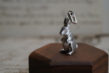 925 纯銀站立摺紙兔仔吊咀(P302) 連SN2/18吋銀鏈- 手作