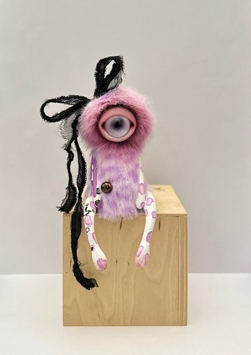 粉色豹紋獨眼娃娃，手工玩具 _ 訂製商品！