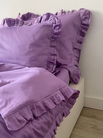 荷葉邊枕頭套 丁香紫，100% 純棉緞織，信封式開口