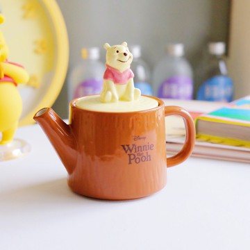 【迪士尼Disney】⭐️🇯🇵日本商品 坐坐小熊維尼陶瓷茶壺 Winnie the Pooh 日落小物 生日禮物