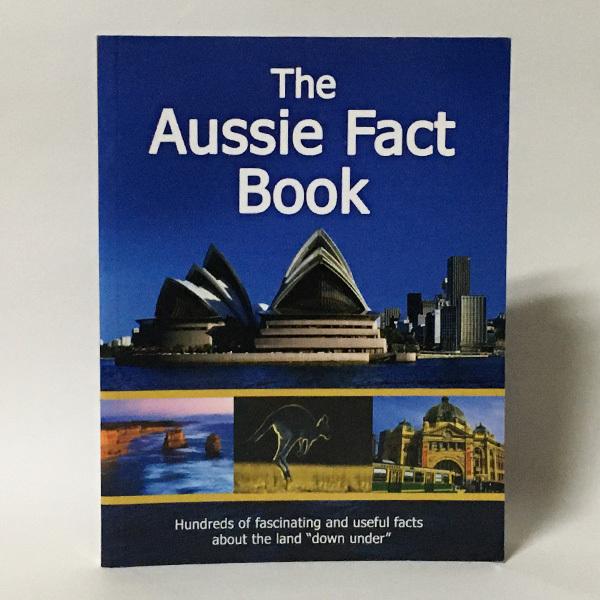 The Aussie Fact Book（洋書：英語版 中古）