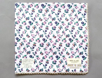 Paul and Joe Sister 古董女士手帕 印花圖案 17 x 16.5 英吋