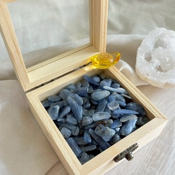 🔷 天然水晶 藍晶石碎石 7–9mm｜100g 冥想專用 靜心療癒 清晰表達 穩定情緒 防護能量石