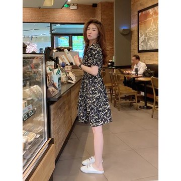 法式初戀甜美碎花連衣裙2024年新款早春氣質顯瘦v領短袖裙子女夏