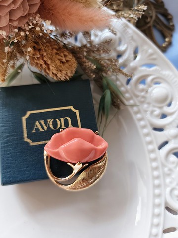 美國西洋古董飾品 / 1981年AVON人造珊瑚蓮花胸針/別針/復古首飾