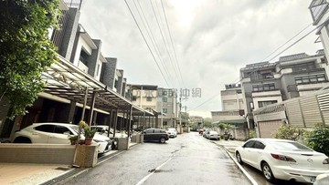 豐原7年屋/國四翁子公園旁/前院車庫別墅｜台中市豐原區富翁街