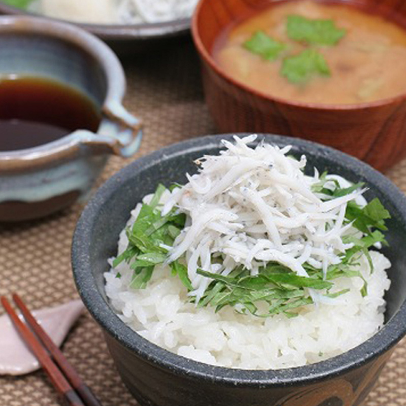 特選　釜揚げしらす（木箱入り）