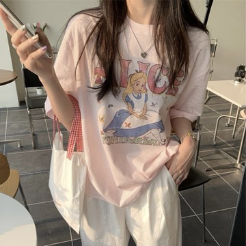 F91 CU🇰🇷現貨秒出🔥愛麗絲夢遊仙境💗夢境童話少女粉印花短袖T恤上衣/百搭寬鬆大學T