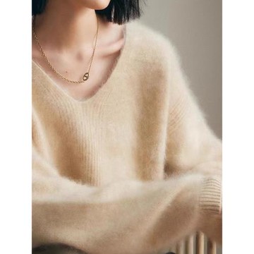 時尚山羊絨V領套頭針織衫女2025年冬慵懶軟糯舒適百搭顯瘦毛衣上