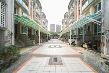 降價了~屋主不留了!高大正4樓漂亮車墅[小黑推薦]｜高雄市楠梓區大學十街