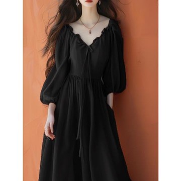 黑色V領連衣裙女2025年春秋新款法式赫本風長袖收腰a字高級感裙子