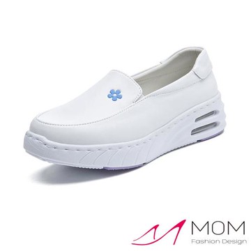 【MOM】真皮彈力氣墊護士鞋/真皮可愛藍色小花彈力舒適氣墊樂福鞋 護士鞋 女鞋 白