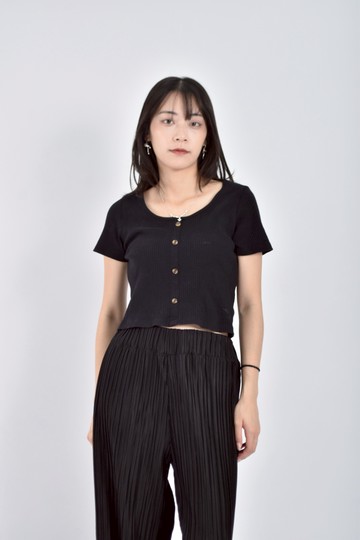 加購優惠(M) net修身短版棉質圓領假排扣彈性黑色短袖上衣