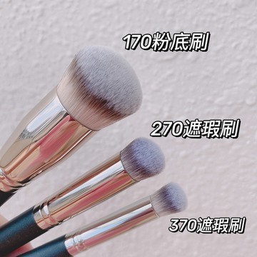 台灣現貨 化妝刷 斜圓頭粉底刷 斜圓頭遮瑕刷 扁平頭不吃粉刷子 無痕底妝刷 散粉刷 蜜粉刷 定妝刷 柔軟不易掉毛平價刷子