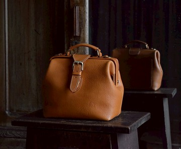 【23口金醫生包】植鞣皮革/ 手提/ 肩背/ 黑色/ 焦糖色/ 裸色