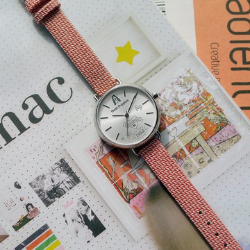 Hush Puppies 手繪風格休閒女錶(HP3889)-紅